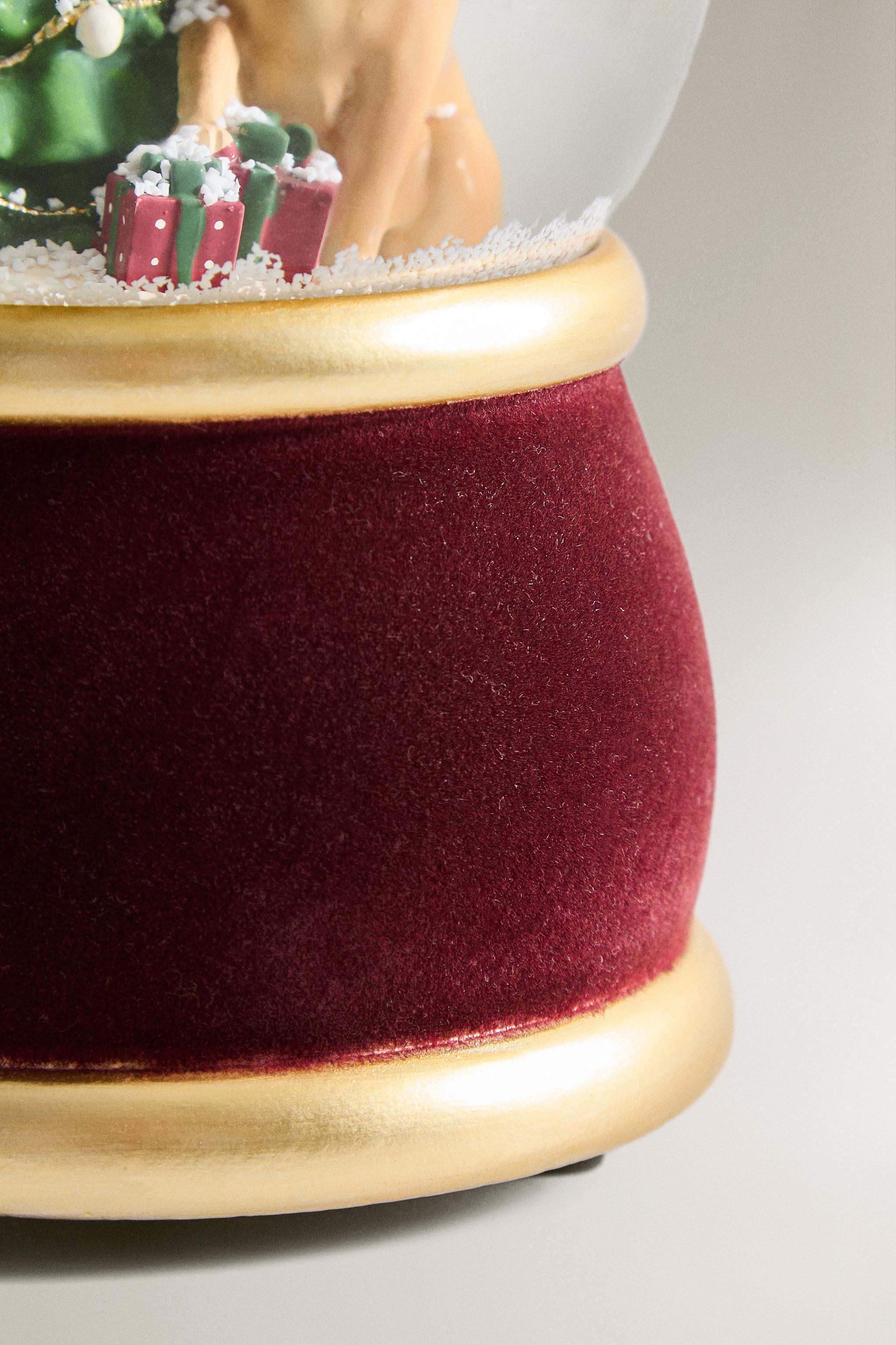 CHRISTMAS SNOW GLOBE GOLDEN RETRIEVER CHRISTMAS